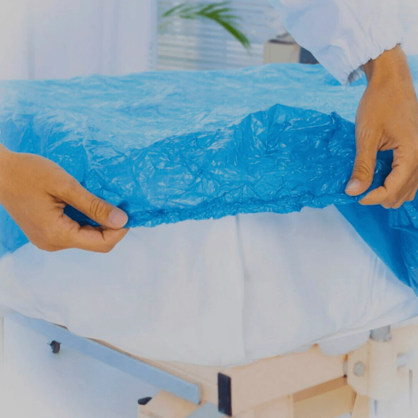 Doc Coprimaterasso Monouso Idrorepellente in CPE: Protezione Totale 10 Pezzi