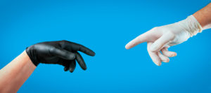 Conosci i guanti in vinile? Scopri perchè sceglierli e come utilizzarli