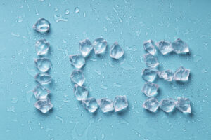 ghiaccio spray e in sacchetti per emergenze